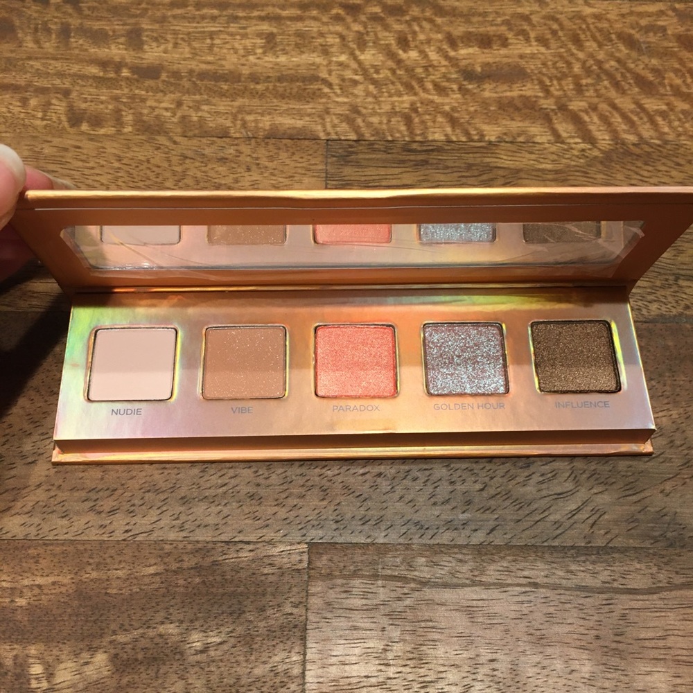 NEW Urban Decay Eyeshadow Pallet